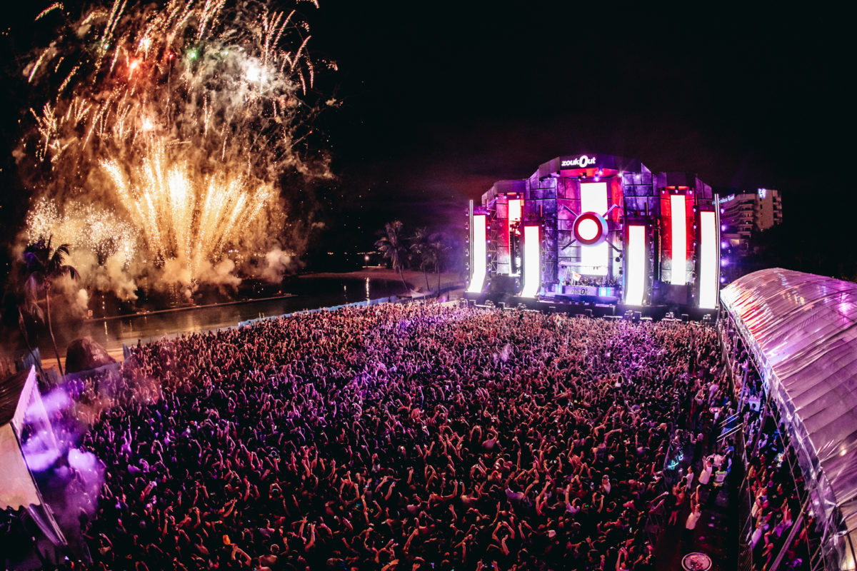 02 ZoukOut 2018 Crowd (Credit - Zouk Singapore)