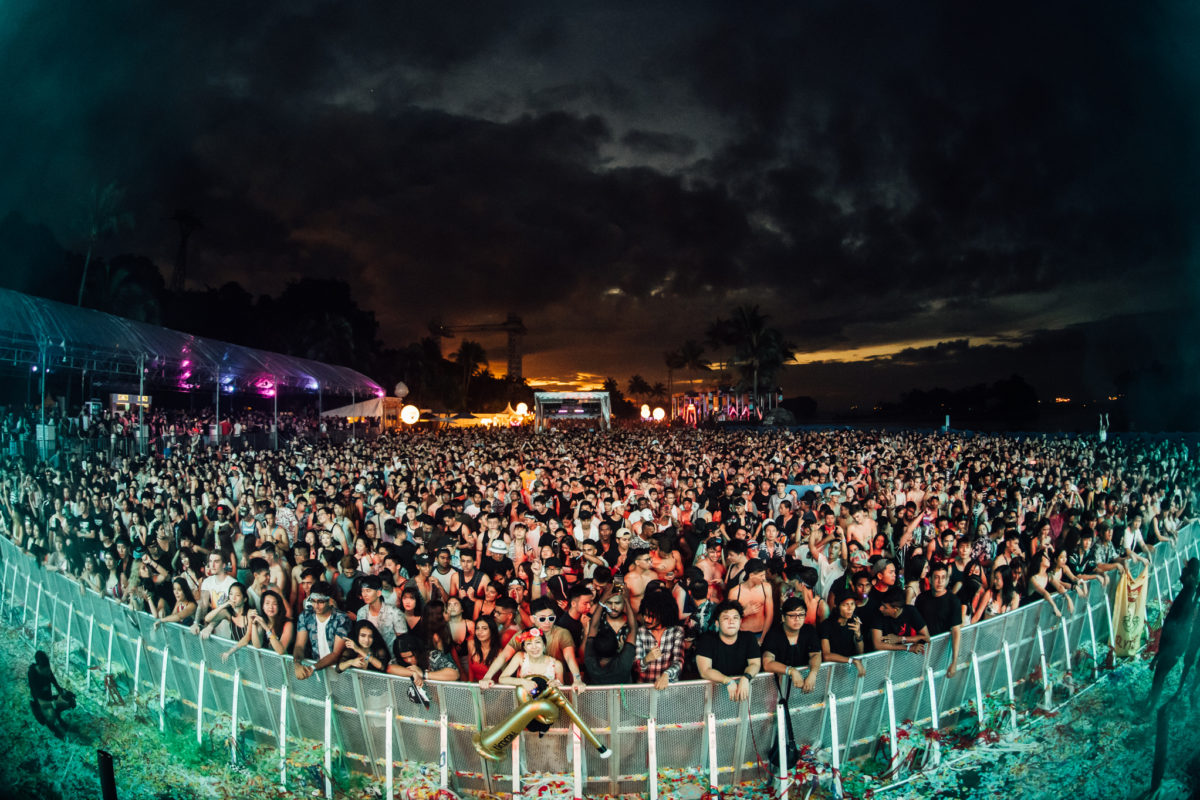 07 ZoukOut2018 Overview Crowd (Credit - Zouk Singapore)