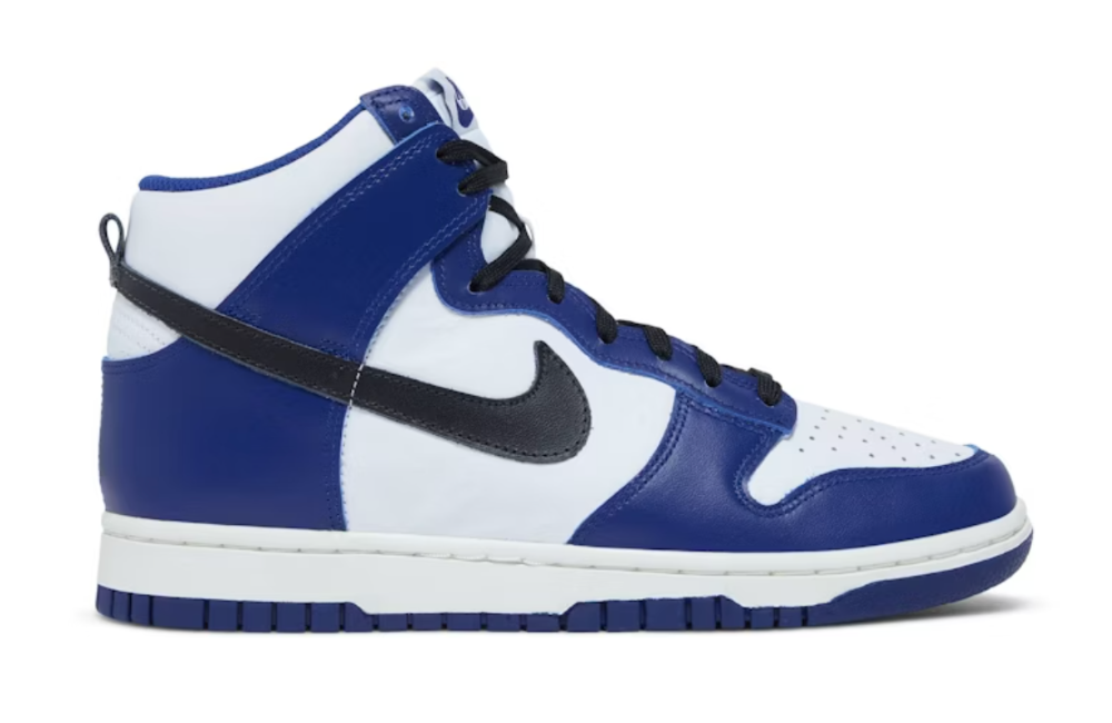 Nike Dunk High sneakers - leather high-tops with iconic Swoosh branding
